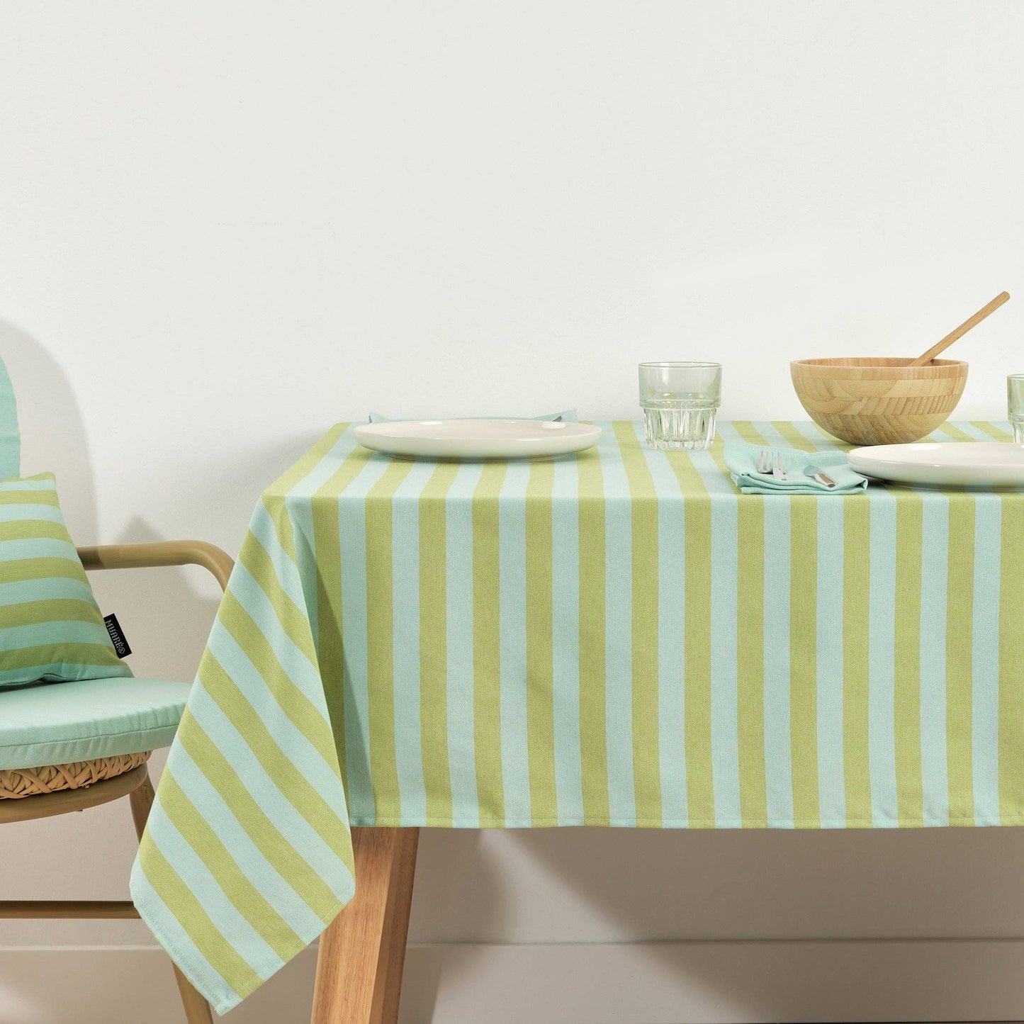 SG Hogar Jacquard Tablecloth in Pistachio and Turquoise