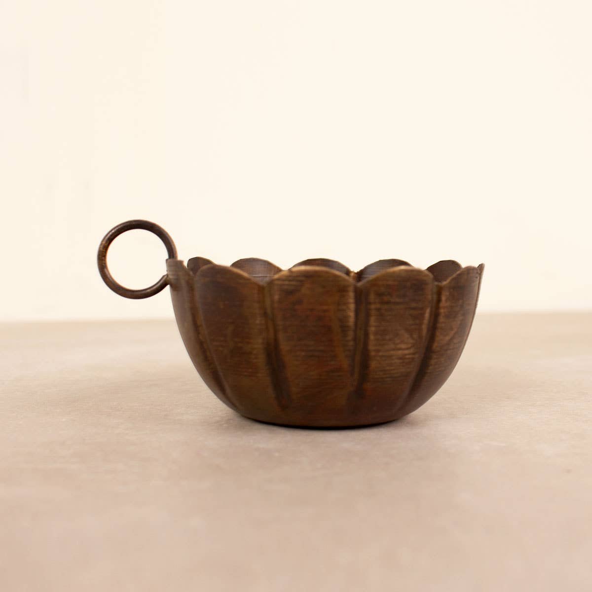Scallop Metal Candle Holder