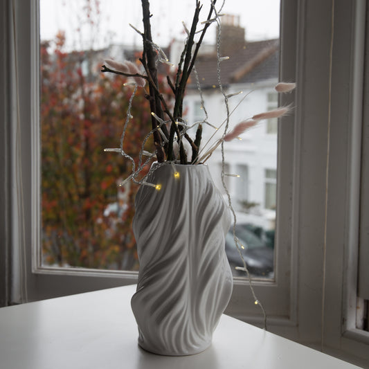 Bloomingville Sanak Vase in White Ceramic