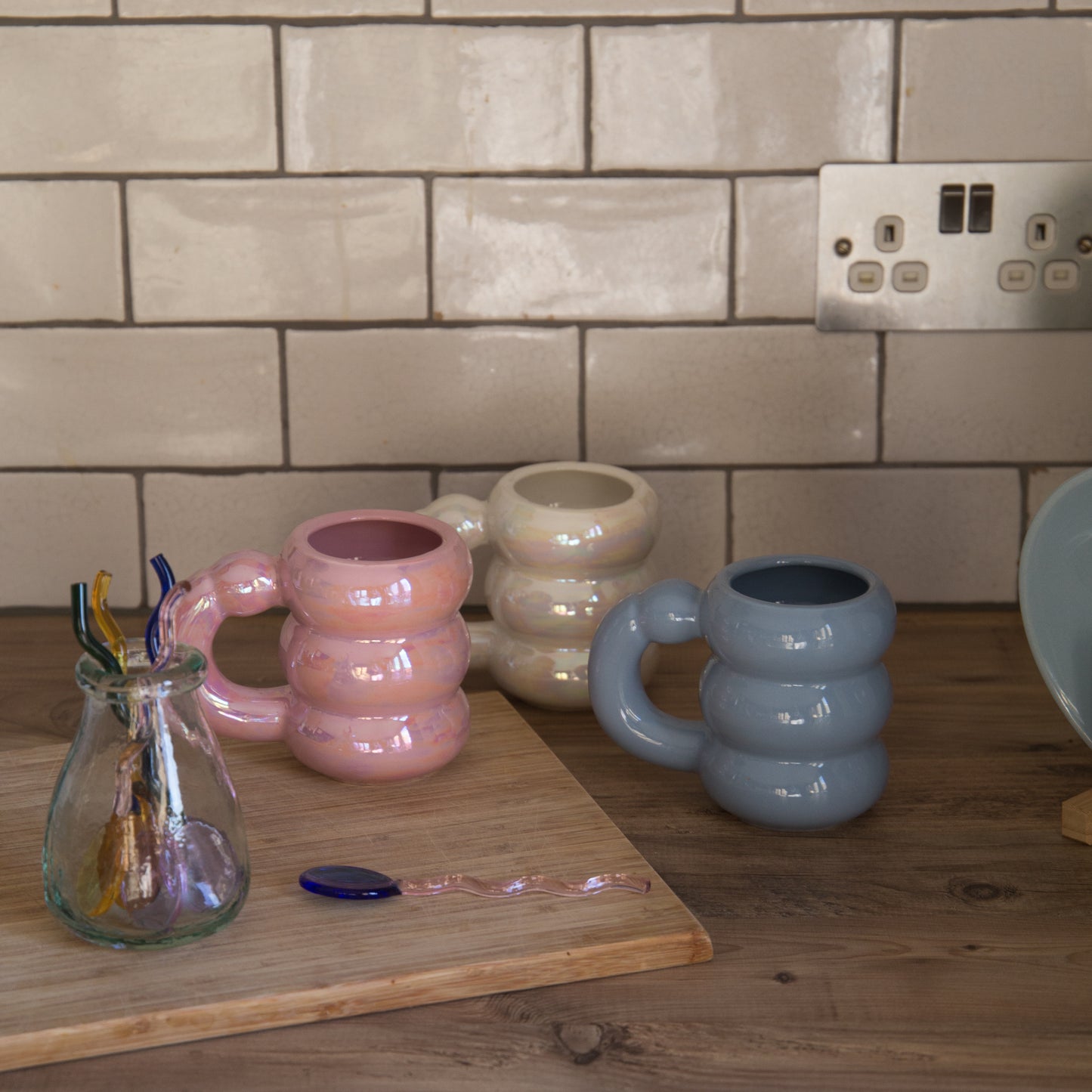 Ivore Group Ceramic Circle Bubble Mugs in Various Colours