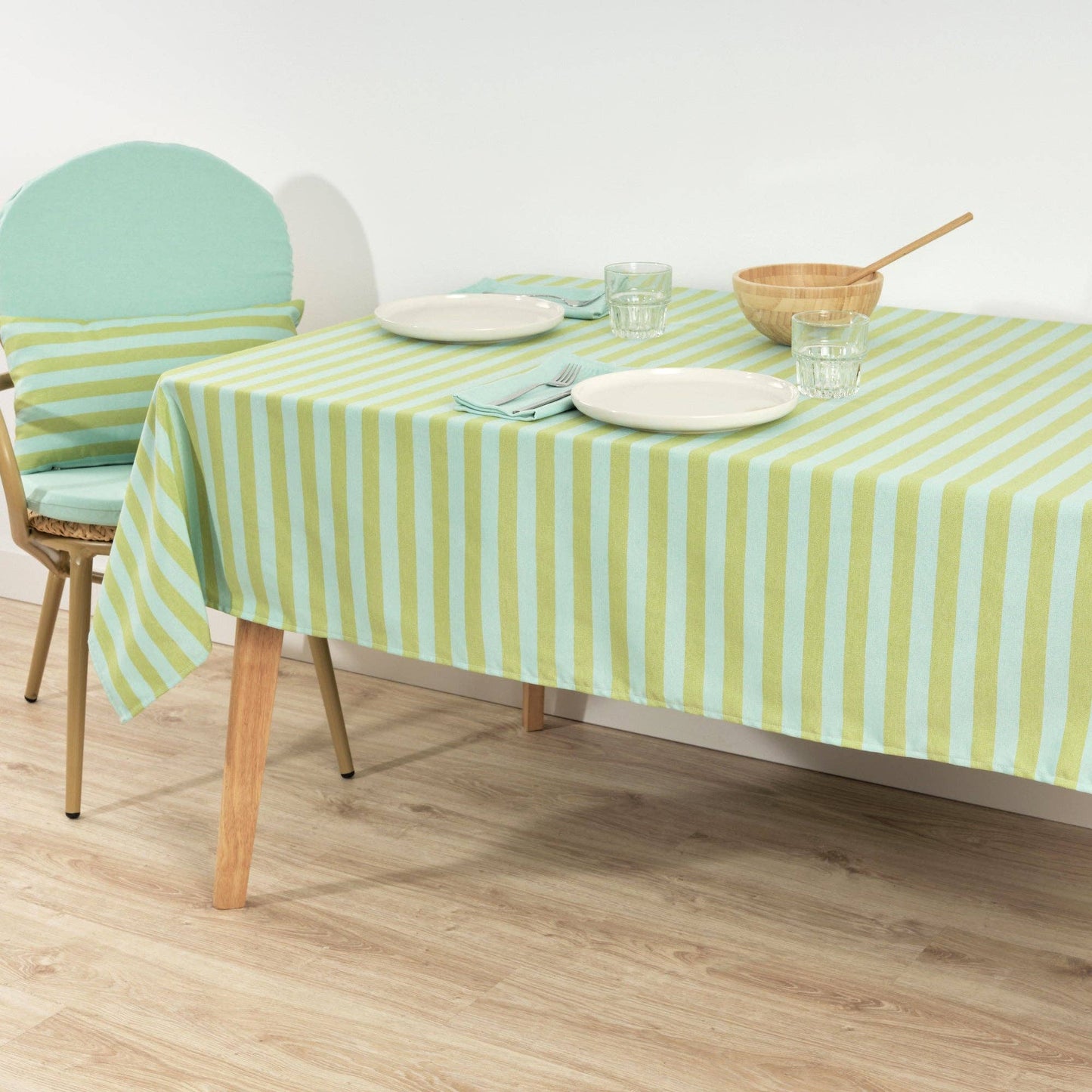 SG Hogar Jacquard Tablecloth in Pistachio and Turquoise