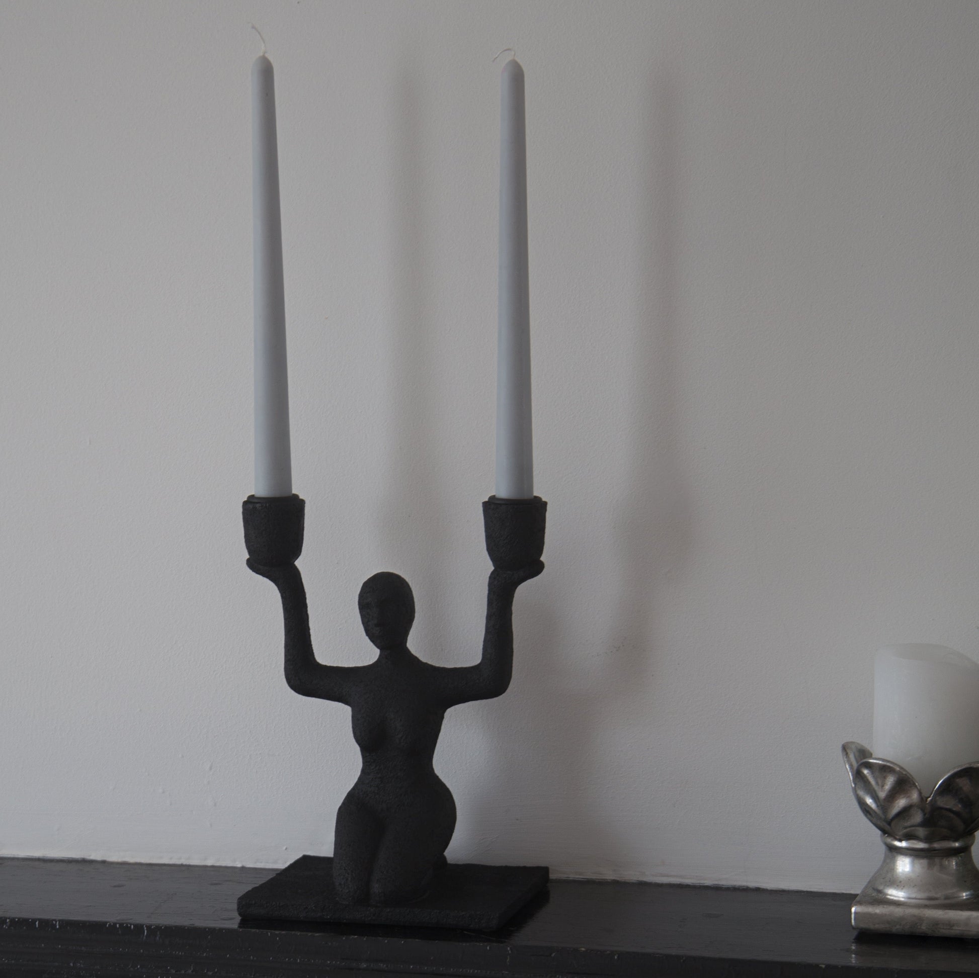 candle-holder-black-polyresin