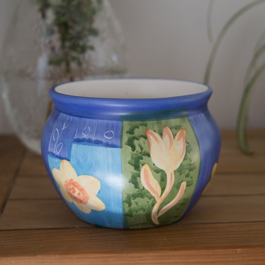 Vintage & Pre-Loved Flower Plant Pot