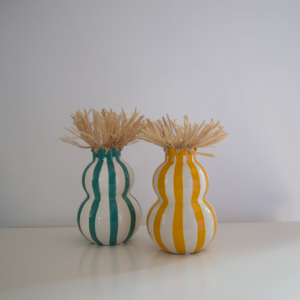 Que Rico Vase Esperanza in Yellow or Green