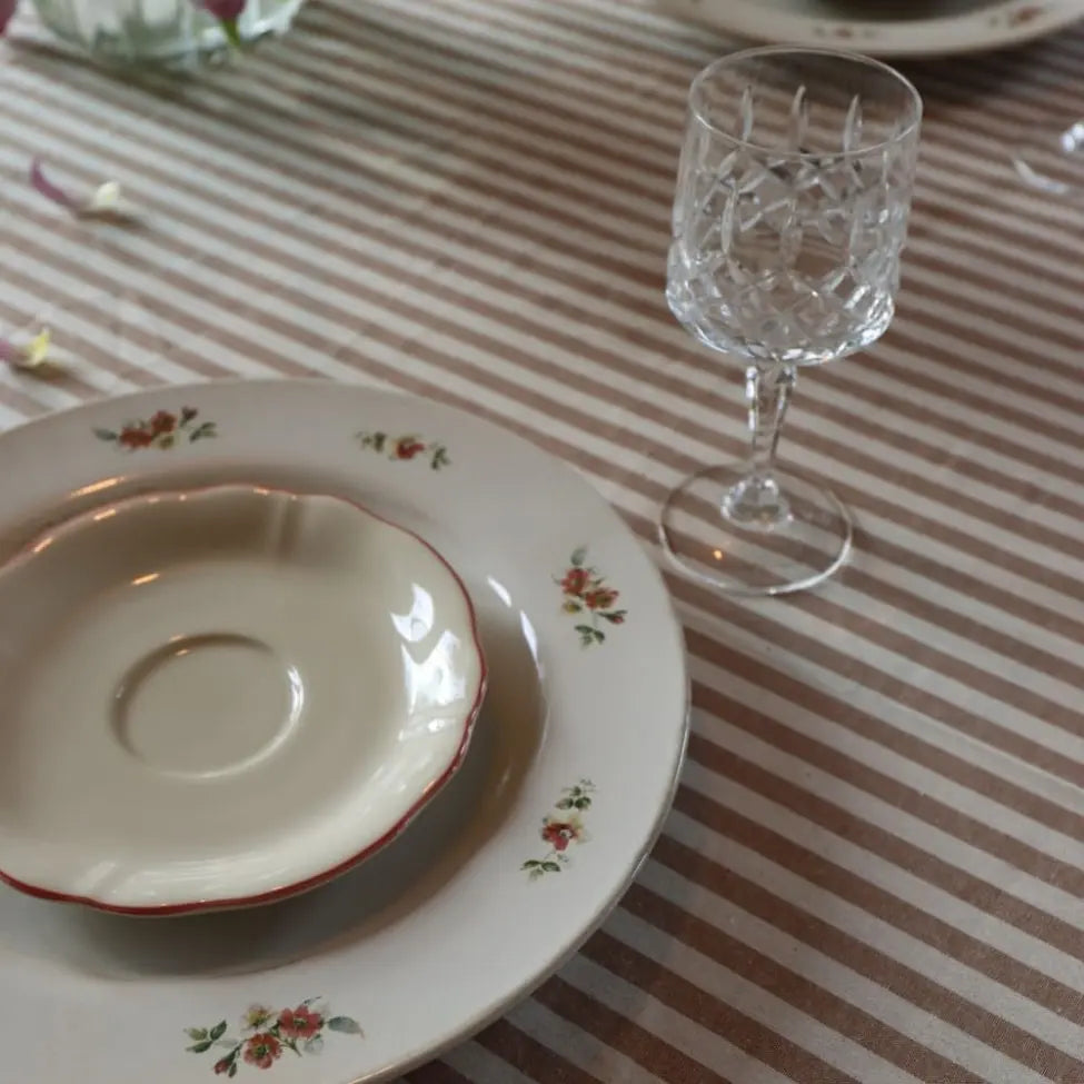 Ellenvale Interiors 100% Cotton Ruffle Tablecloth in Brown Stripe