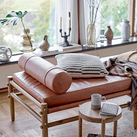 essence_bloomingville_lucie_dinner_candle_holder_in_black