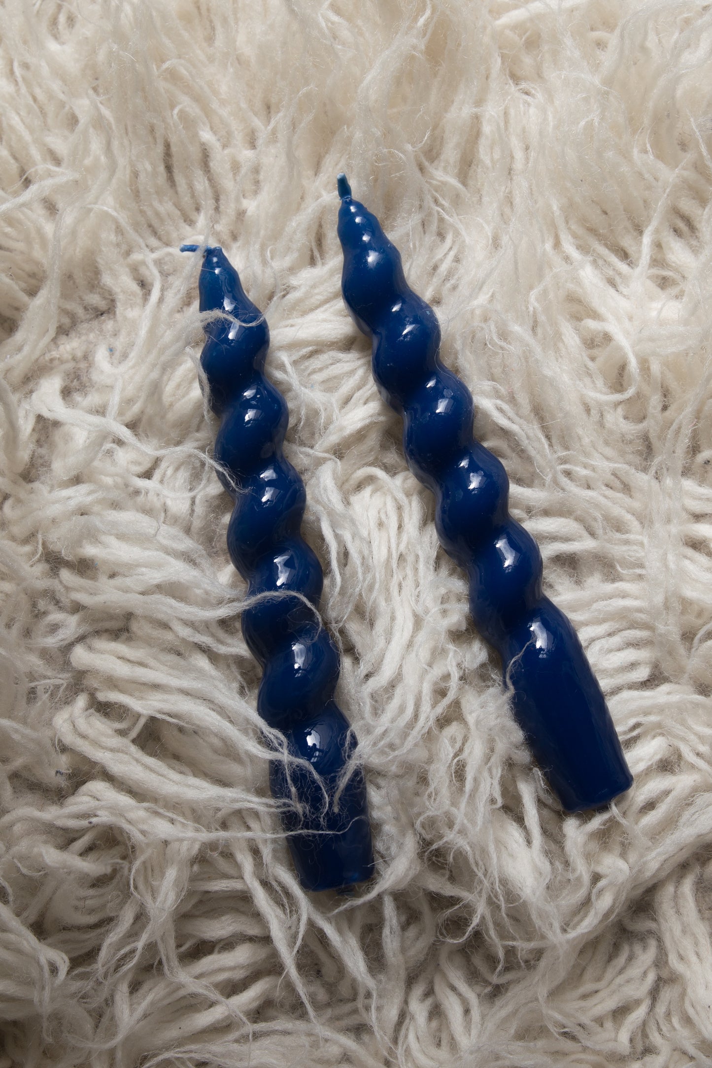 soy-wax-candle-spiral-navy